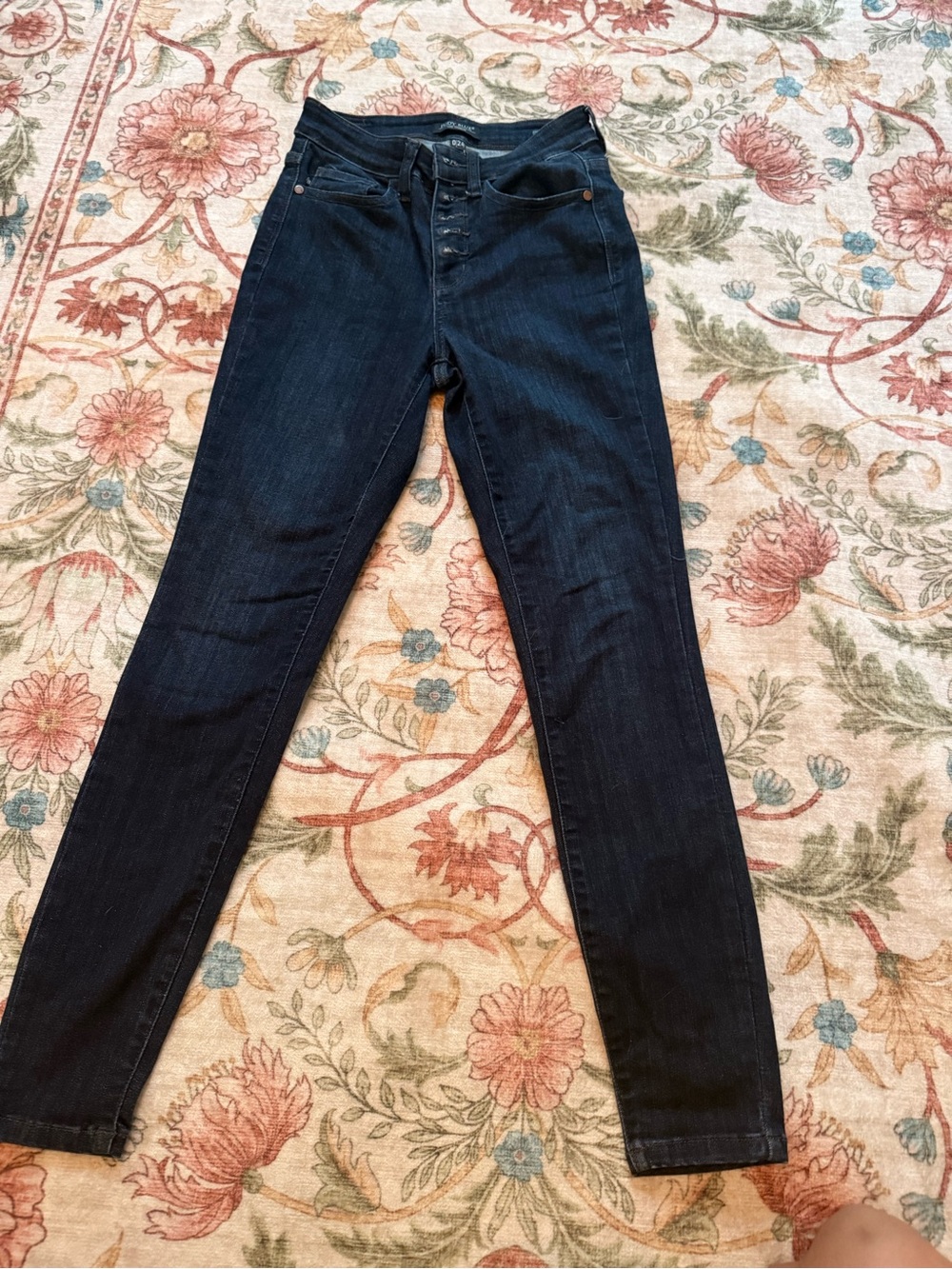 Judy Blue Viral
Skinny Jeans Dark Wash Stretch
High Rise Button Fly O - Picture 9 of 9